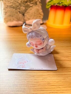 Skullpanda The warmth series “The day off” figurine
